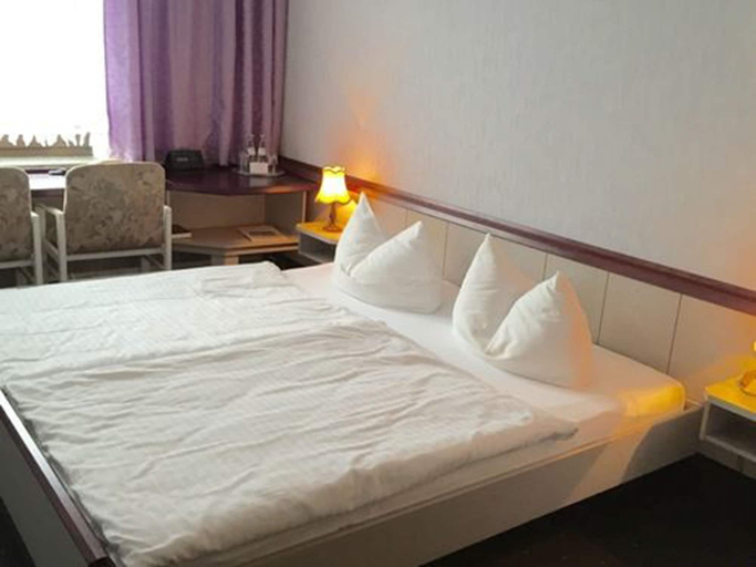 Bedroom 3, Flairhotel Zum Forstmeister, Erzgebirgskreis