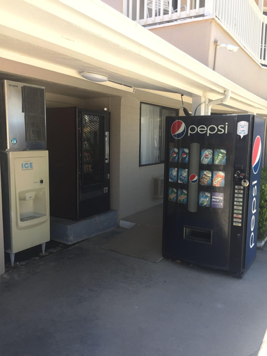Public Area 2, Paso Robles Travelodge, San Luis Obispo