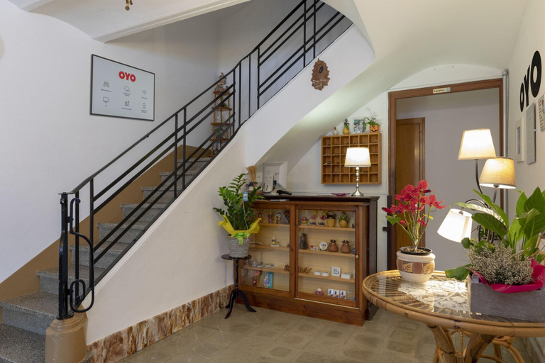 Public Area 3, Hostal Montserrat, Barcelona