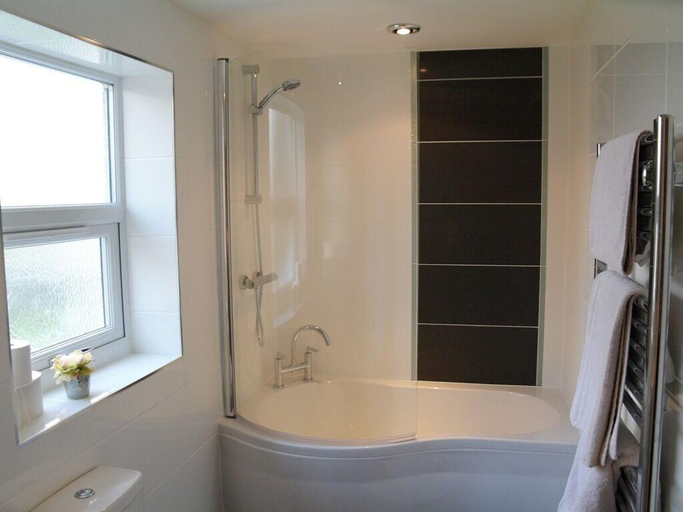Bathroom 4, Bay Tree House, Dorset