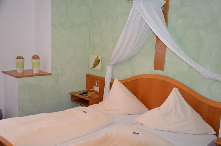 Bedroom 2, Hotel Gasthof Krone, Eichstätt
