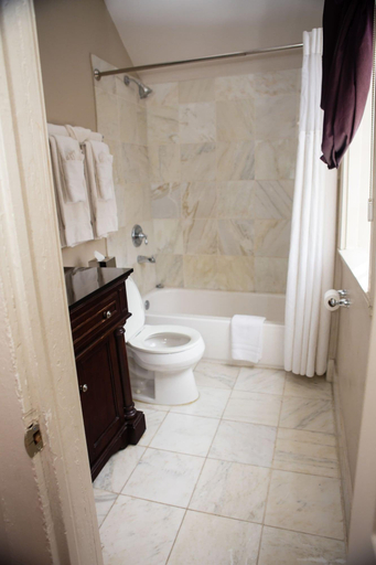 Bathroom 4, Inn on Ursulines, Orleans