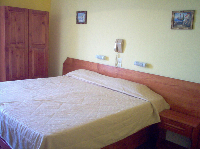 Bedroom 3, Panorama Hotel - Restaurant, West Greece