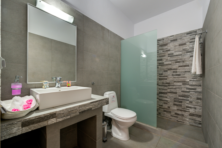 Bathroom 4, Scorpios Beach Hotel, South Aegean