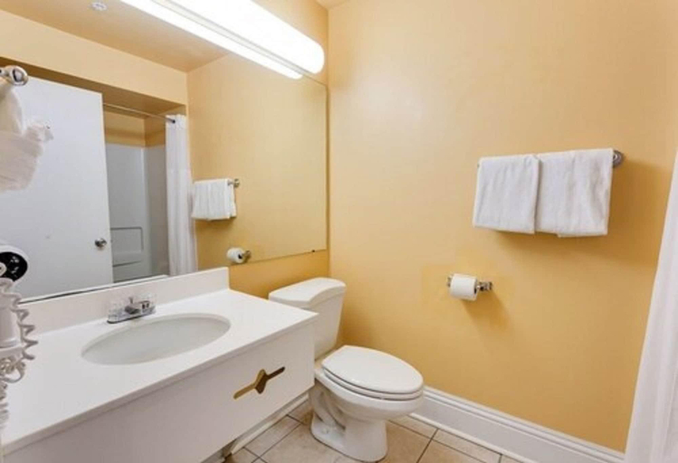 Bathroom 4, Naples Park Central, Collier