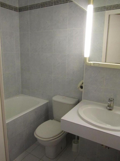 Bathroom 4, Hotel De Nice, Paris