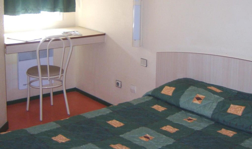 Bedroom 3, Premiere Classe Dunkerque Sud, Nord