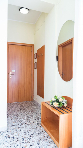 Public Area 2, Hotel Holidays, Napoli