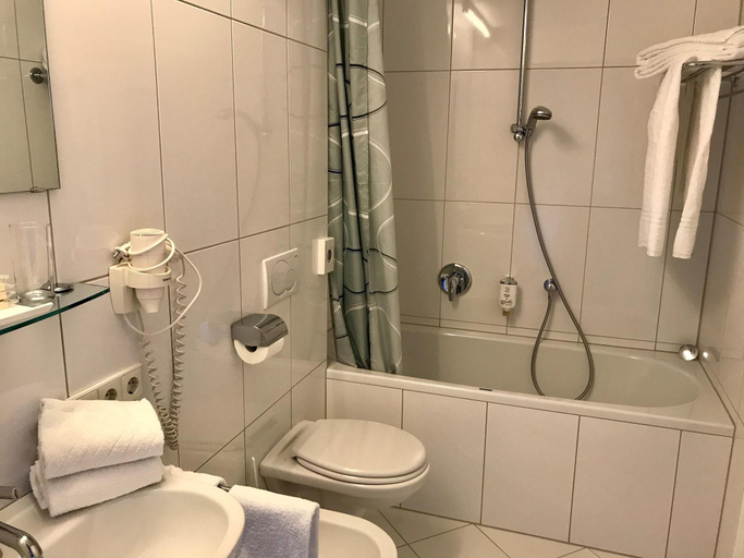 Bathroom 4, Hall Parkhotel, Innsbruck Land
