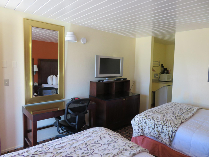 Bedroom 4, Royal Crest Inn Medford, Jackson