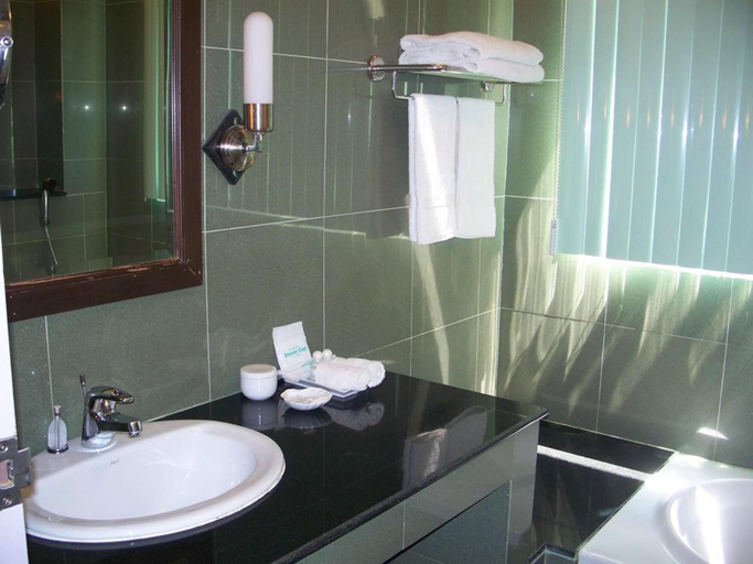 Bathroom 3, Kasem Garden Hotel Surin, Muang Surin
