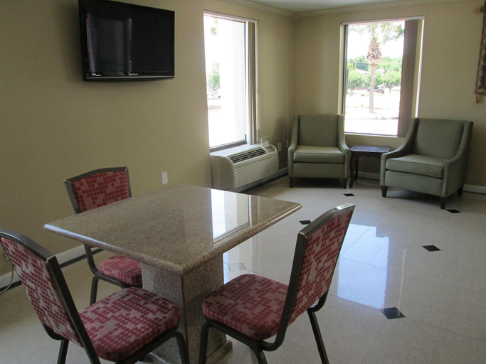 Public Area 4, Regency Inn Near Boardwalk & Hurlburt Field, Okaloosa
