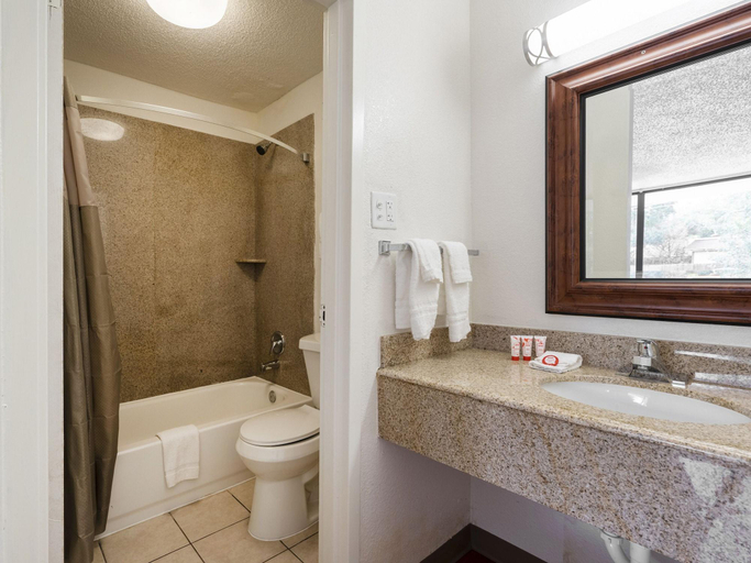 Bathroom 4, Bossier City La Red River, Bossier