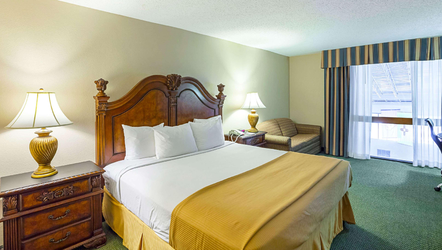 Bedroom 2, DeSoto Hotel, Dallas