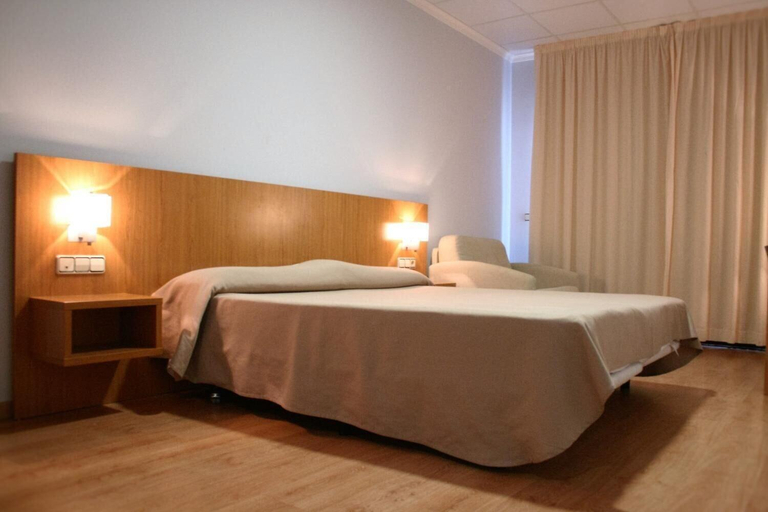 Bedroom 3, Ashotels Monreal Del Campo, Teruel