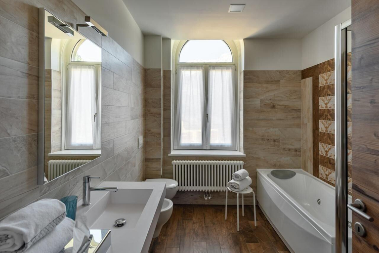 Bathroom 4, Hotel Pejo, Trento