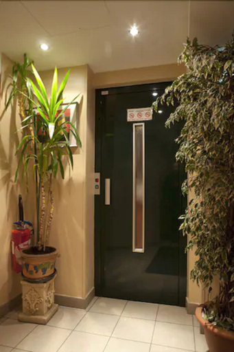 Public Area 4, Transcontinental, Paris