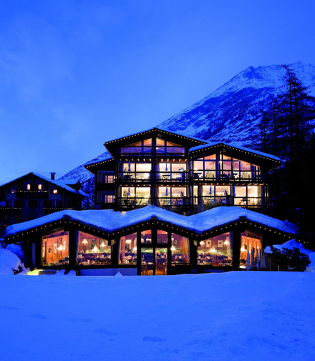 Exterior & Views