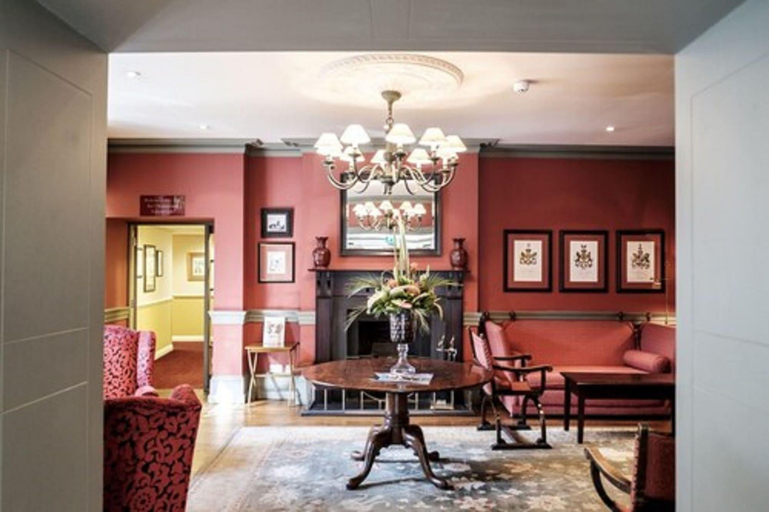 Public Area 3, Red Lion Hotel, Hillingdon, London
