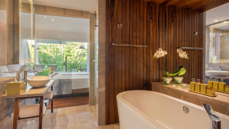 Bathroom 18