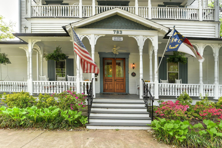 Exterior & Views 2, 1898 Waverly Inn, Henderson