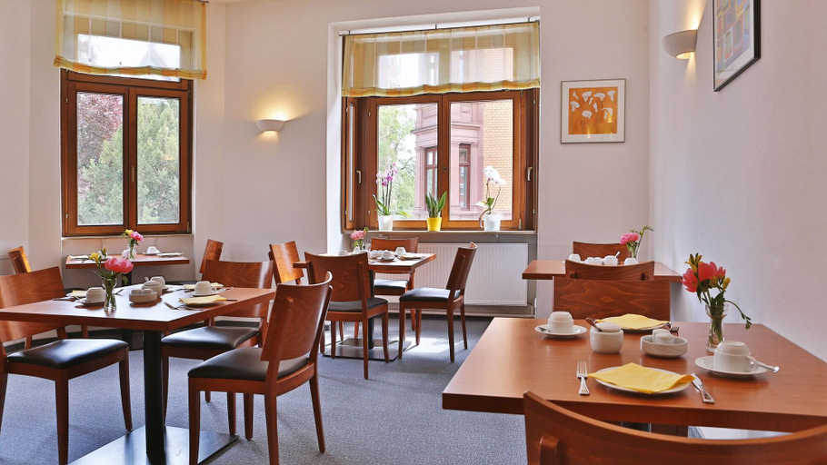 Others 5, Hotel Restaurant Krokodil, Heidelberg
