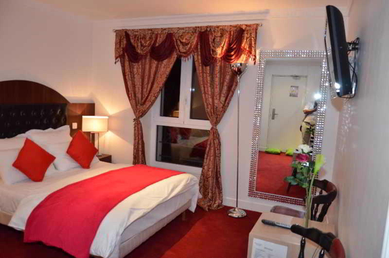 Bedroom 4, Hotel Regina Montmartre, Paris