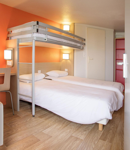 Bedroom 3, Premiere Classe Nantes Est St Sebastien Sur Loire, Loire-Atlantique