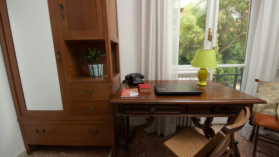Public Area 2, 2 Passi Da.. B&B, Rome