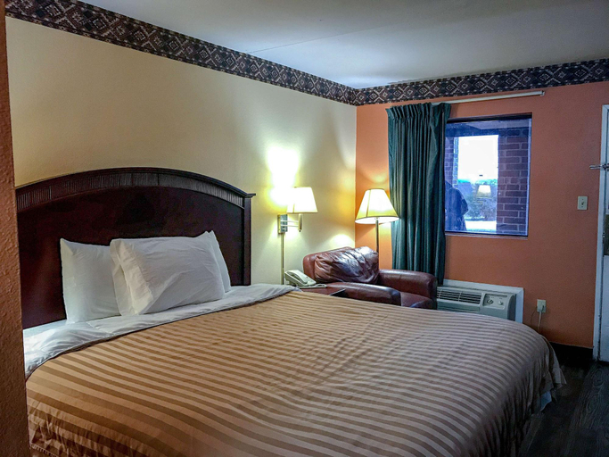 Bedroom 5, Americas Best Value Inn Ozark, Franklin