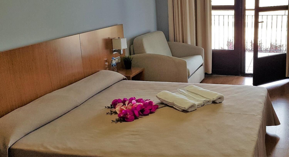 Bedroom 4, Ashotels Monreal Del Campo, Teruel