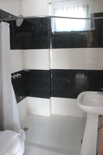 Bathroom 4, Veranda Suites And Restaurant, Paoay
