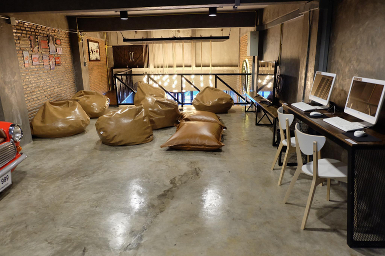 Public Area 4, Sleepover Hostel Bangkok, Bang Su