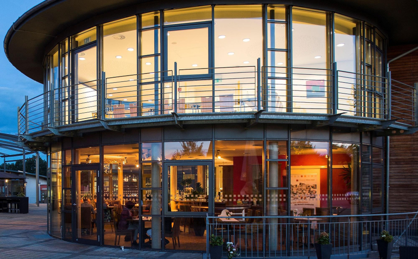 Exterior & Views 2, vevio Hotel & Events, Neunkirchen