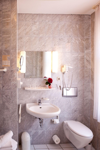 Bathroom 3, Hotel Busch, Ammerland