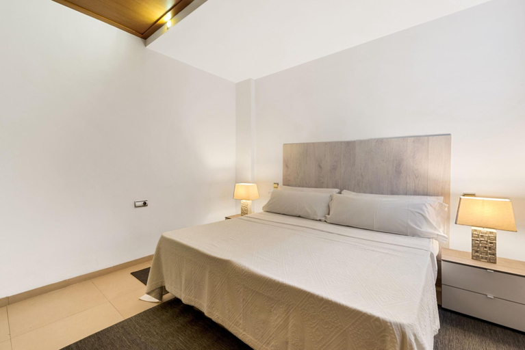 Bedroom 3, Molo 44 Suites Puerto Banus, Málaga