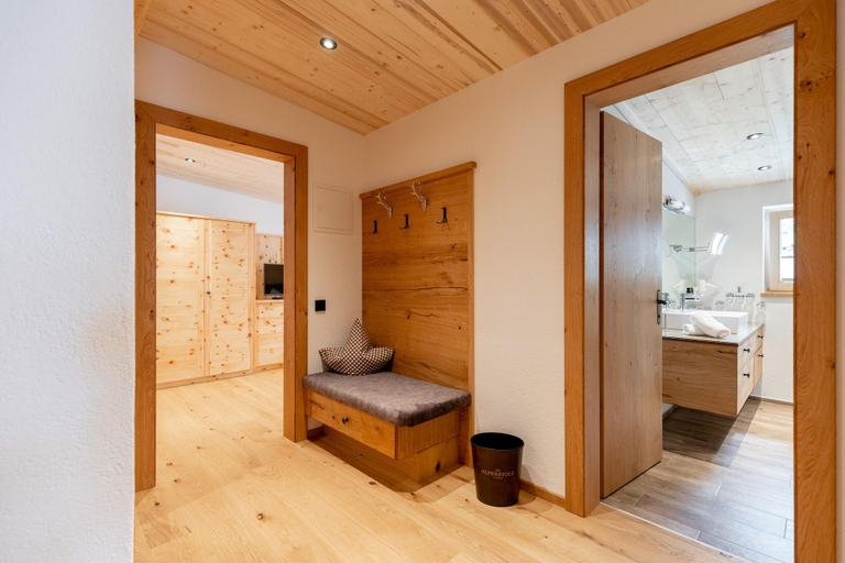 Bathroom 4, Stolz Alpenhotel, Innsbruck Land