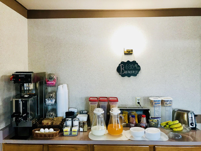 Others 3, Burlington Stay Inn, Kit Carson