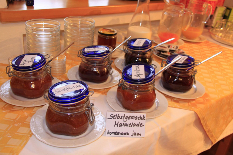 Food & Drinks 5, Bernhardhof - Pension, Guest-House & Apartments, Miesbach