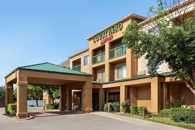 Exterior & Views 2, Courtyard by Marriott Lubbock, Lubbock