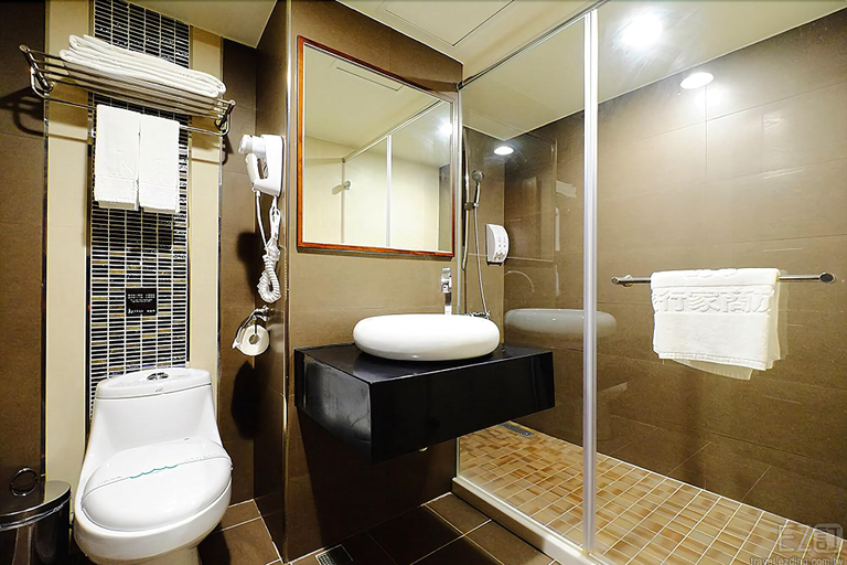 Bathroom 4, Global Traveler Hotel, Kaohsiung