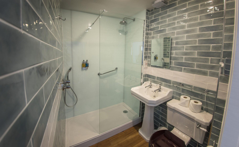 Bathroom 4, Dunoon Hotel, Conwy