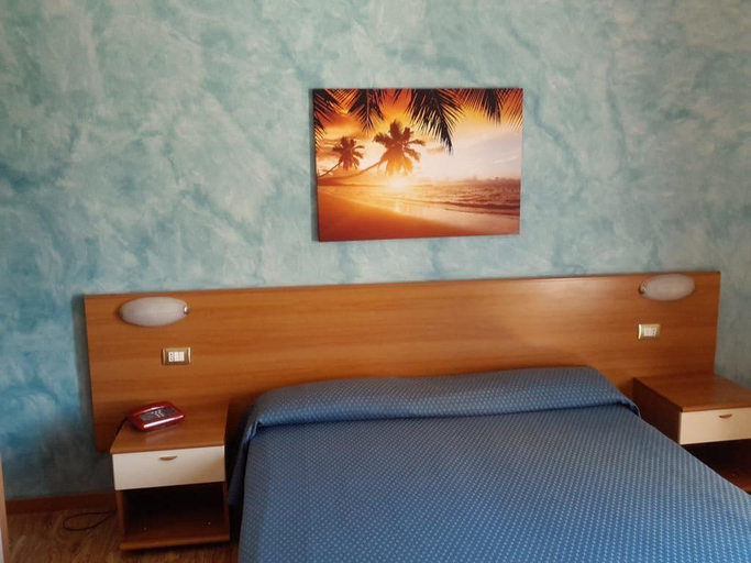 Bedroom 3, Hotel 2000, Ancona