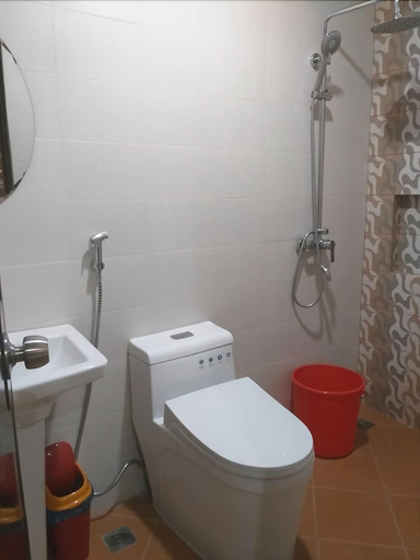 Bathroom 4, Grand Robertos Inn, Bangued