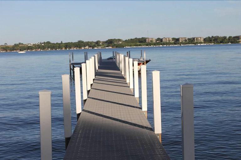 Exterior & Views 2, Okoboji Commons Hotel, Dickinson
