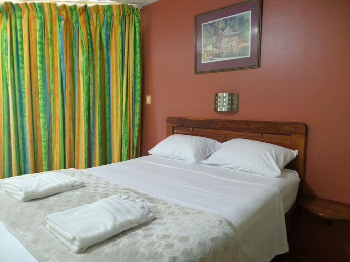 Bedroom 4, Toucan Inn