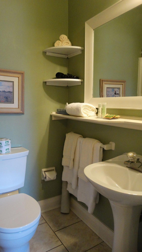 Bathroom 4, Hochelaga Inn, Frontenac