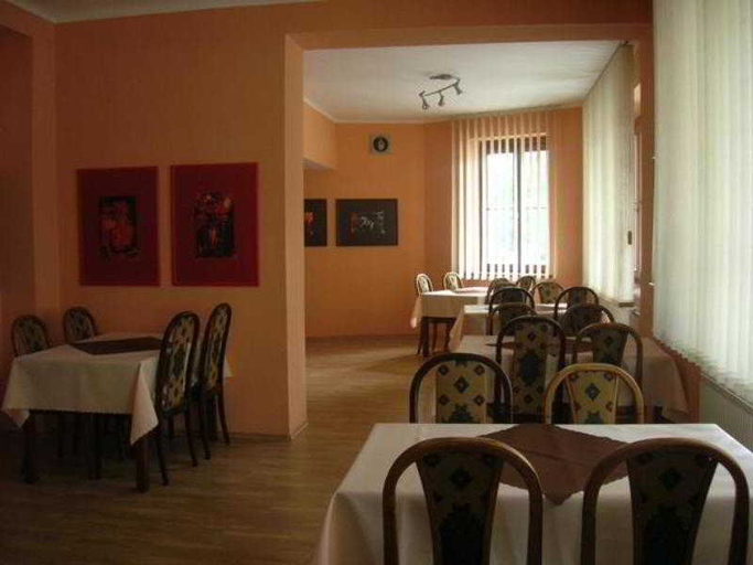 Others 5, Hotel Slovan, Žilina