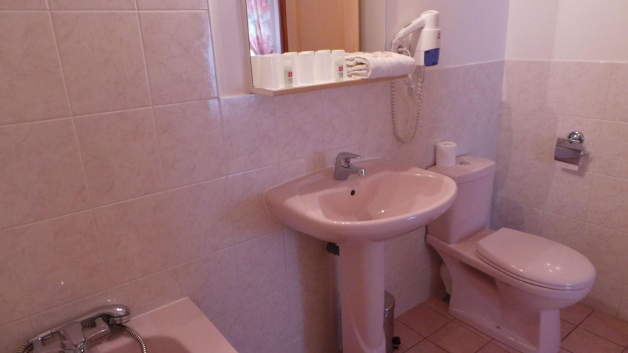 Bathroom 4, Hôtel La Renaissance, Manche