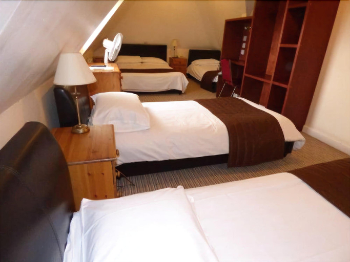 Bedroom 5, The Roundabout Hotel, Hampshire